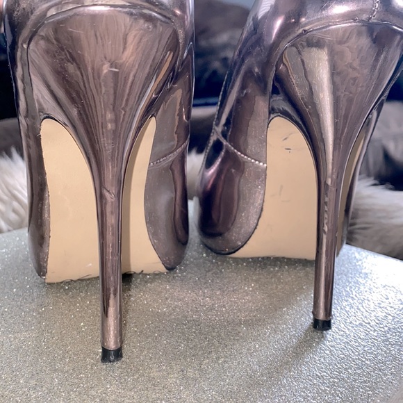 Designer Shoes - Picture 4 of 7